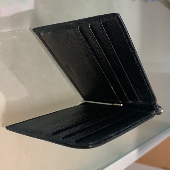 Genuine Prada Saffiano Leather Wallet. Retails new for $550. - Picture 2 of 3